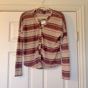Stripped button up longsleeve top